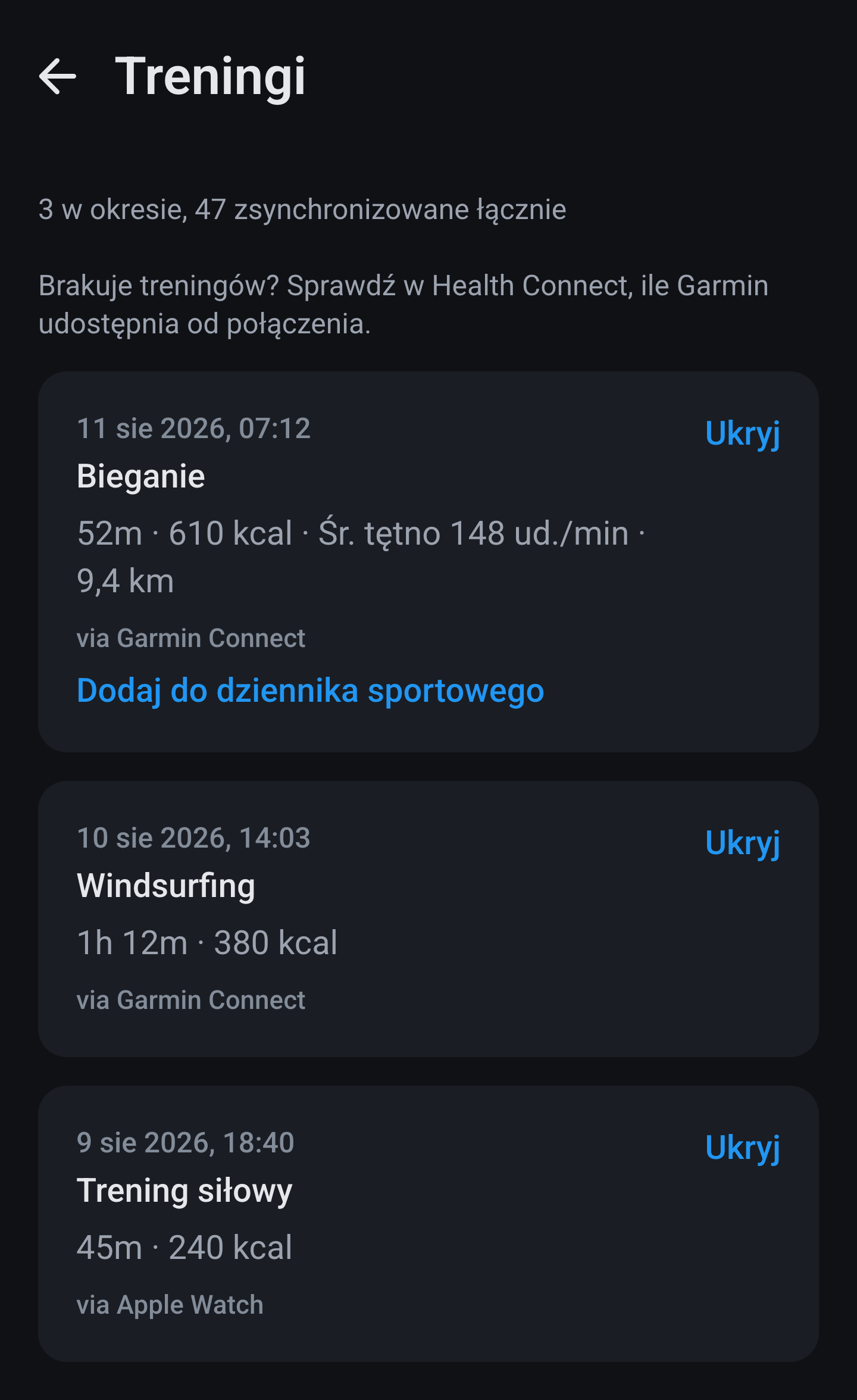 Lista treningów z bieganiem, windsurfingiem i treningiem siłowym, każdy z czasem trwania, kaloriami i źródłem.